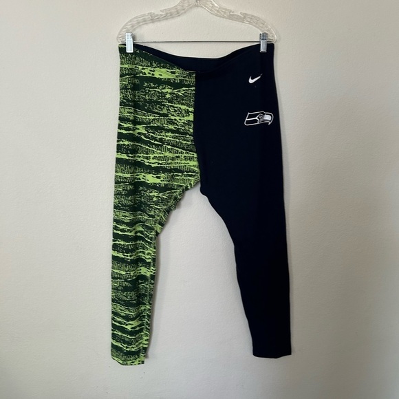 NWOT Nike Seattle Seahawks Football leggings xxl - Picture 1 of 9
